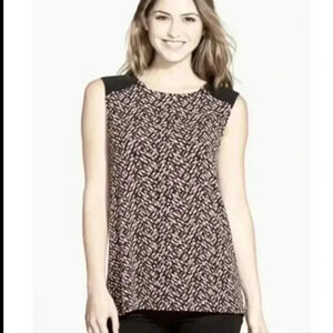 VINCE CAMUTO black and white sleeveless blouse, large